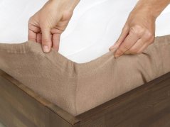 Froté prostěradlo s napínací gumou - hnědošedé