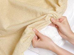 Dětské nepropustné froté napínací prostěradlo - béžové - do postýlky